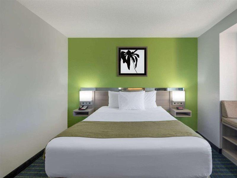 Microtel Inn By Wyndham Lake Norman Cornelius Extérieur photo